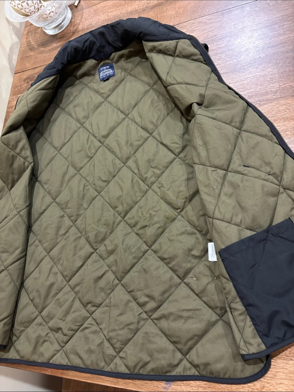 J. CREW Authentic Outerwear Mens quilted Vest XL. Navy blue.